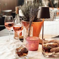 Getränke in der alpinafeuer Bar