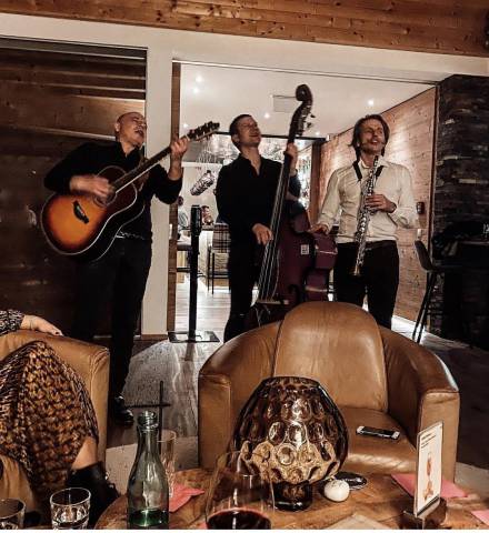 Liveband in der Hotel-Bar