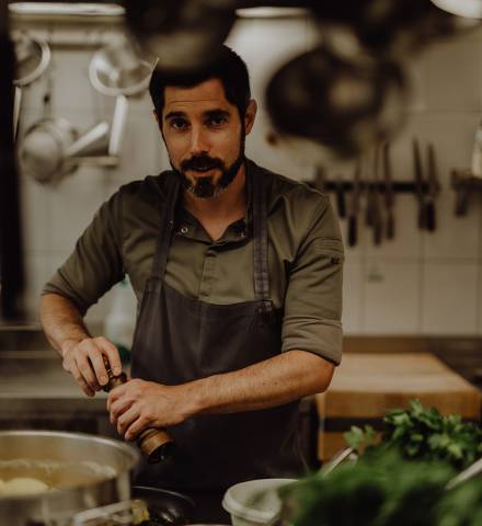 Küchenchef Markus Kobliha in der Küche