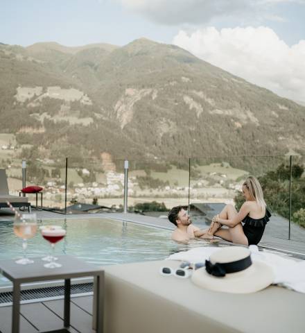 Pärchen am Panoramapool