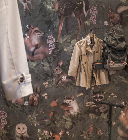 Garderobe im Hotelzimmer des Mia Alpina