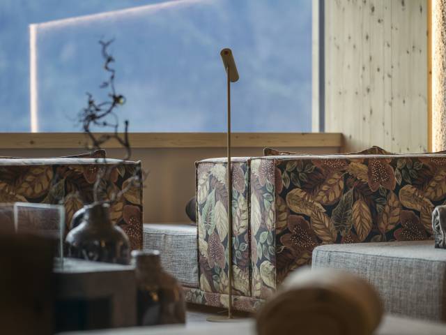 Mia Alpina Couches Penthouse