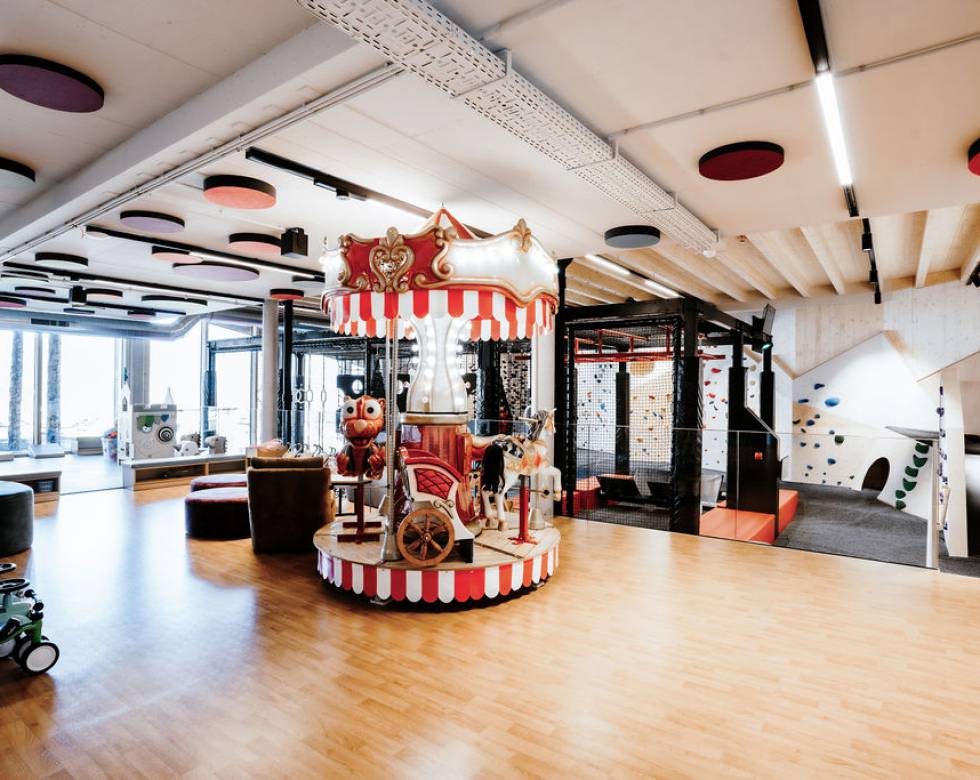 Mia Alpina Area 500 mit Kinderkarussell